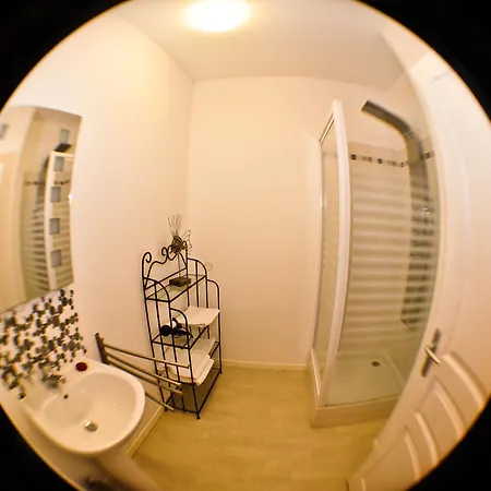 לינה וארוחת בוקר L'atrium