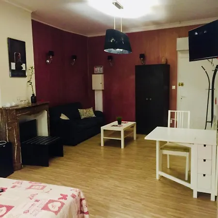 לינה וארוחת בוקר L'atrium